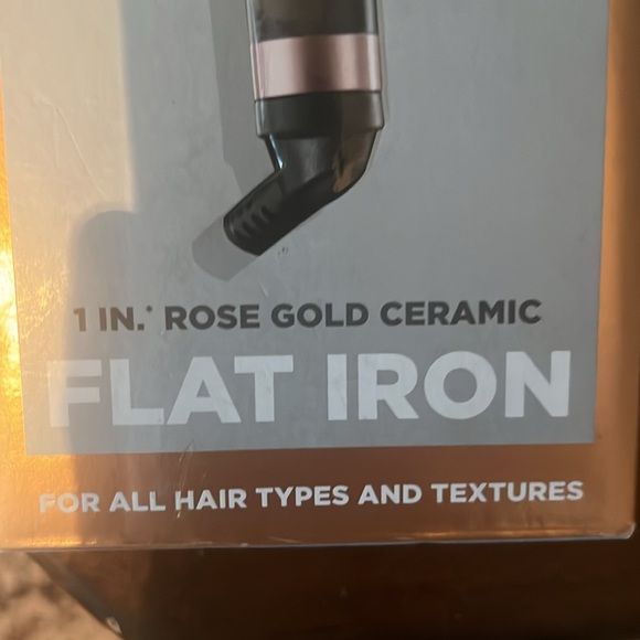 Infinity pro flat iron, new in box - Picture 2 of 7